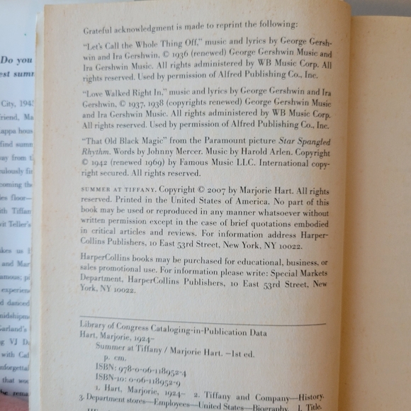 Summer at Tiffany Book ~  1940s True Story New York City ~ Fun Read Cute Display - Picture 8 of 16